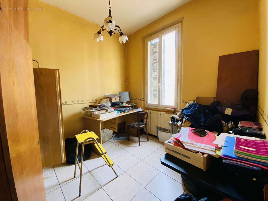 Appartement à MARSEILLE-4E