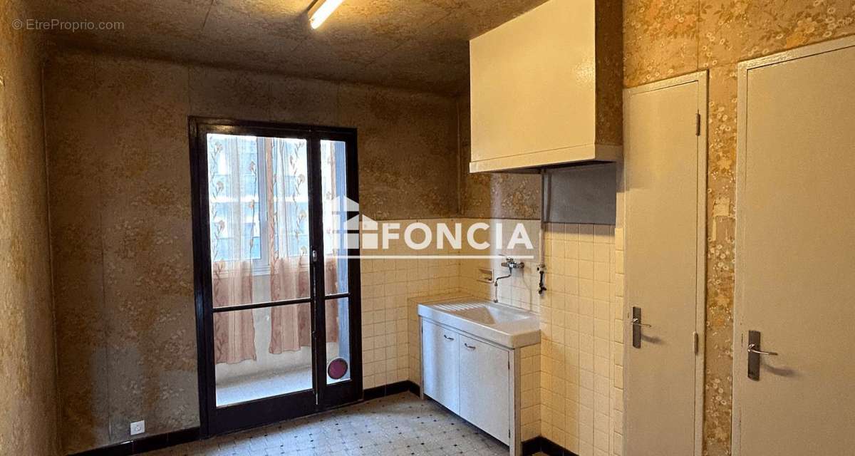 Appartement à MARSEILLE-1E