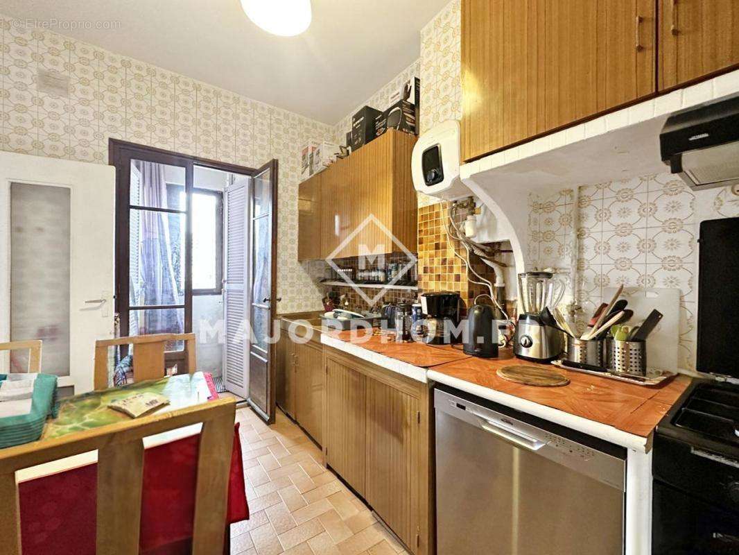 Appartement à MARSEILLE-5E