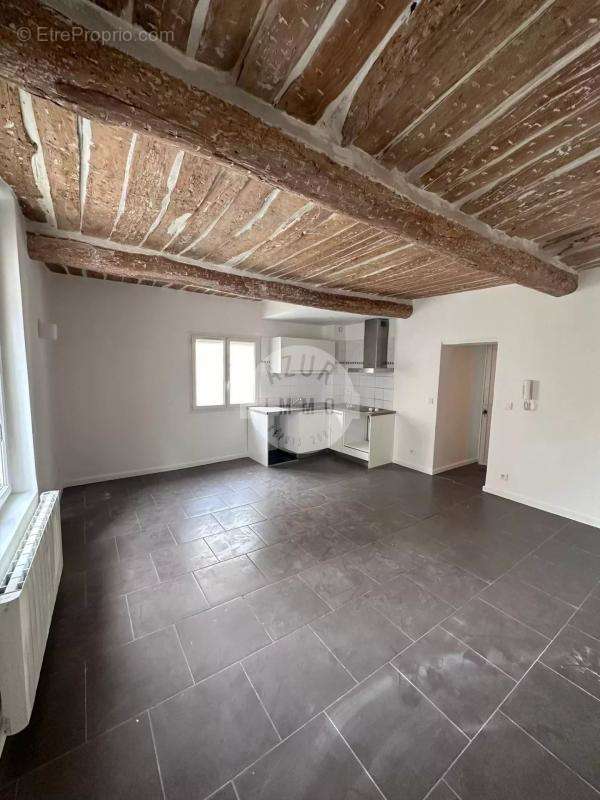 Appartement à ROQUEVAIRE