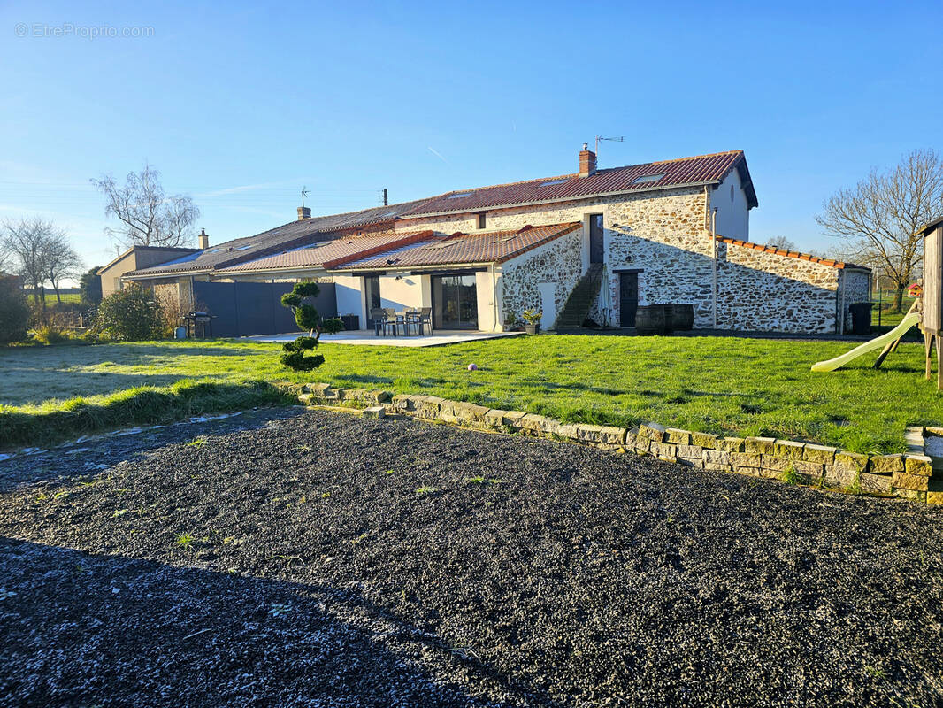 Maison à TILLIERES