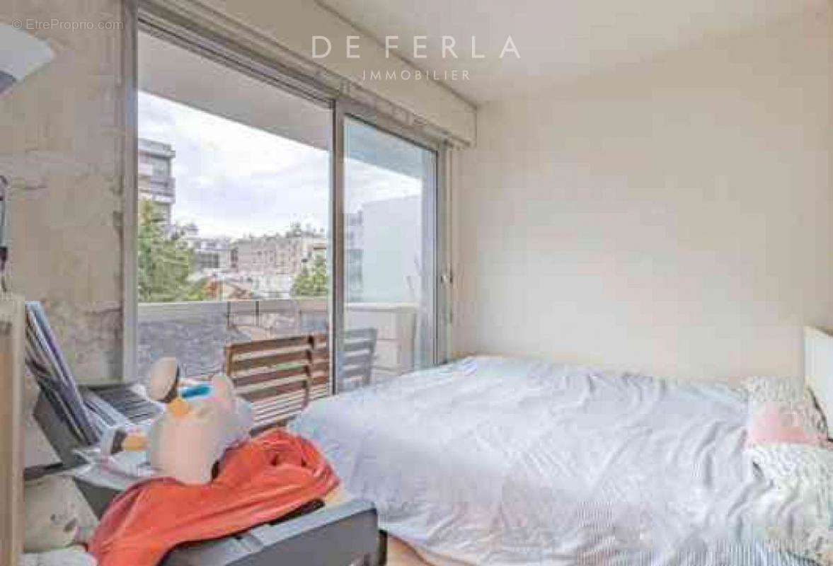 Appartement à PARIS-15E