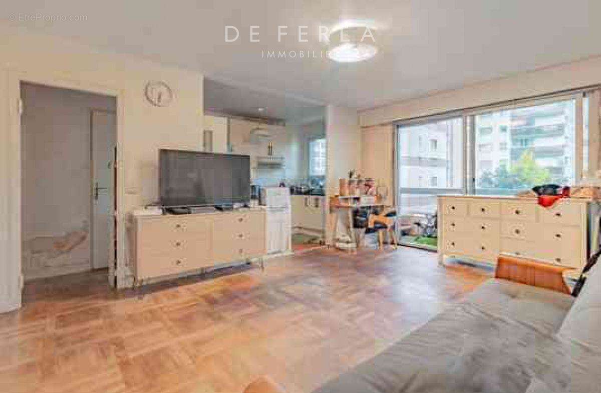 Appartement à PARIS-15E