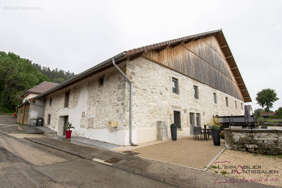 Maison à GOUX-LES-USIERS