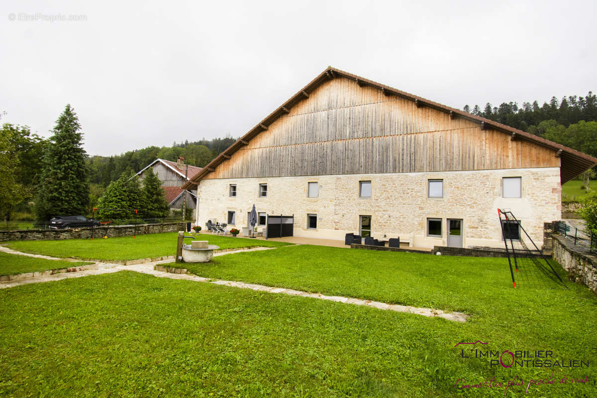 Maison à GOUX-LES-USIERS