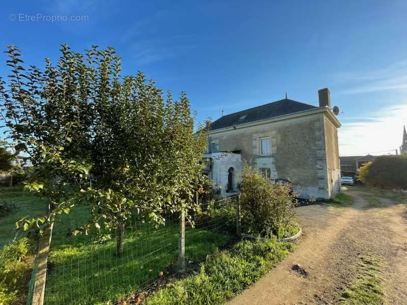 Maison à BOUILLE-LORETZ