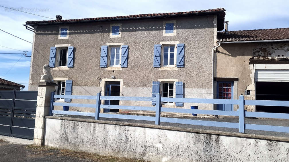 Maison à ROUMAZIERES-LOUBERT