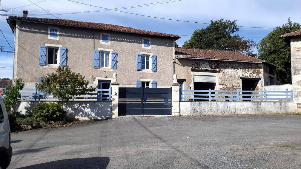 Maison à ROUMAZIERES-LOUBERT