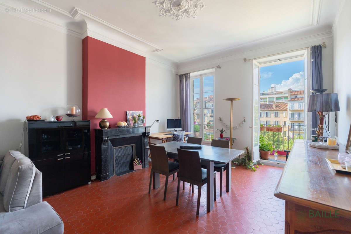 Appartement à MARSEILLE-8E