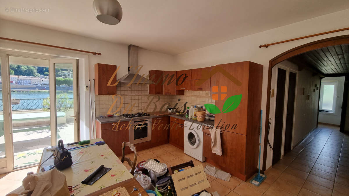 Appartement à SABLONS