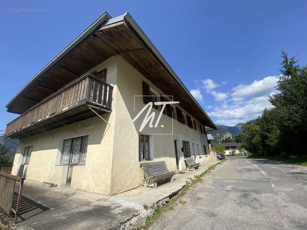 Maison à SEYTROUX