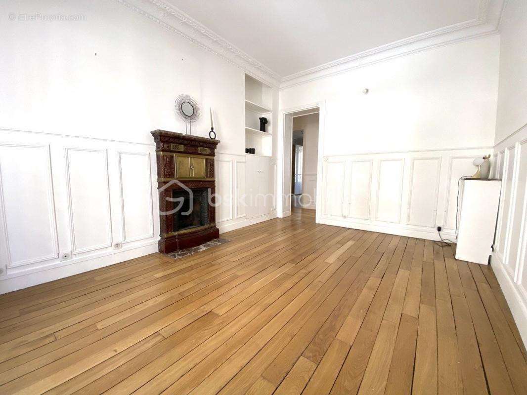 Appartement à PARIS-7E