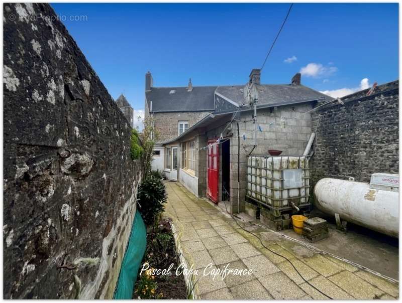 Maison à COULOUVRAY-BOISBENATRE