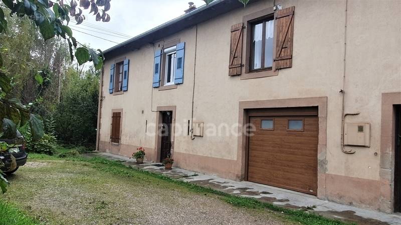 Appartement à FONTAINE-LES-LUXEUIL