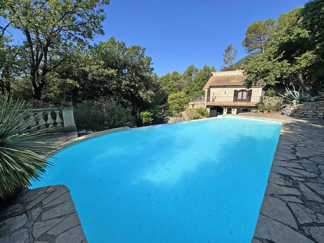 Maison à TOURRETTES-SUR-LOUP