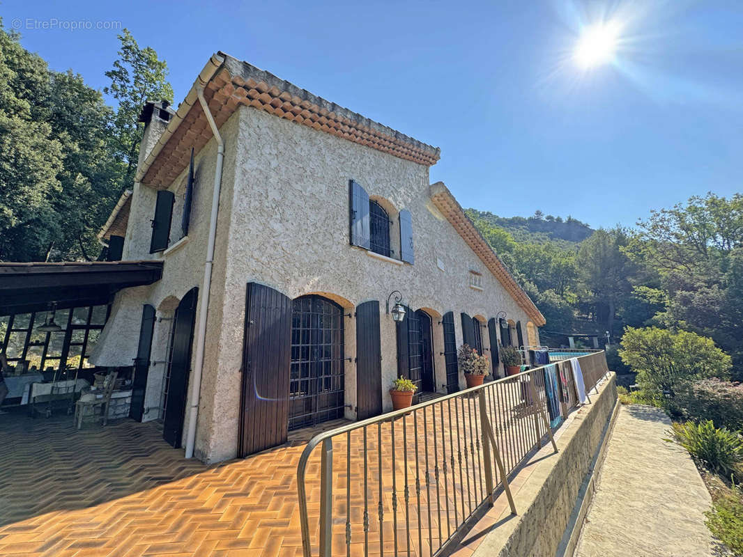 Maison à TOURRETTES-SUR-LOUP