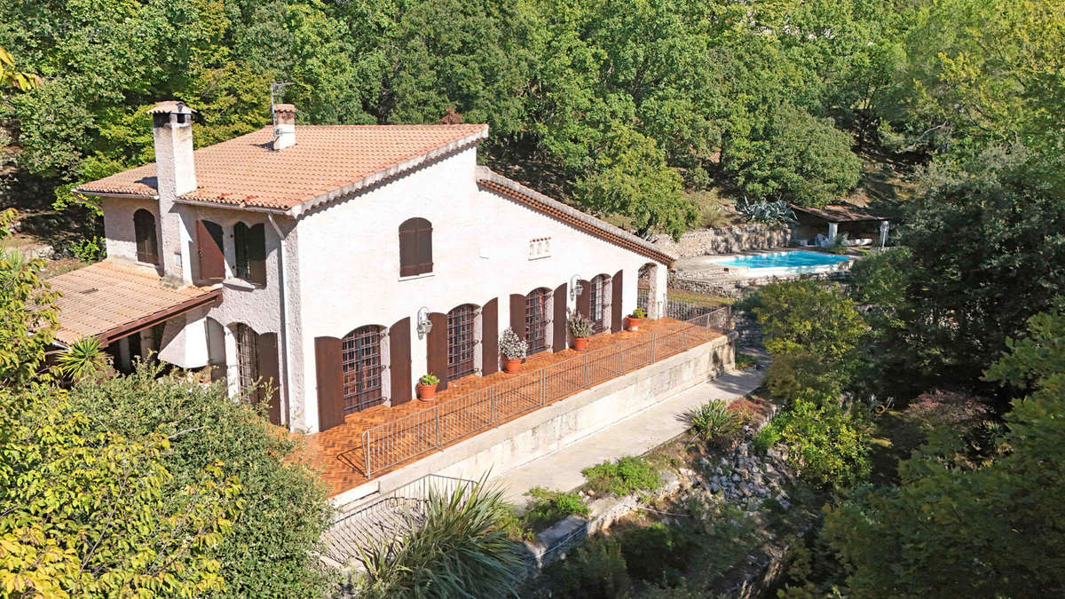 Maison à TOURRETTES-SUR-LOUP