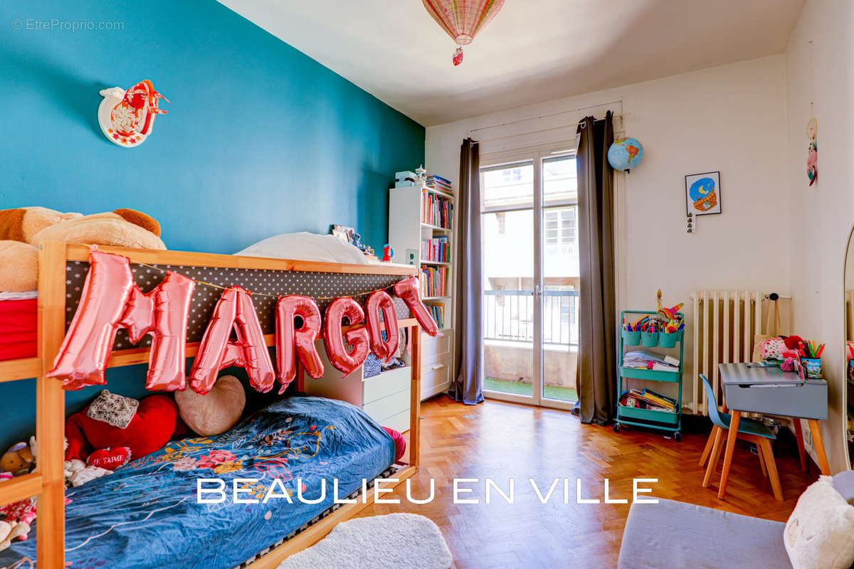 Appartement à MARSEILLE-5E