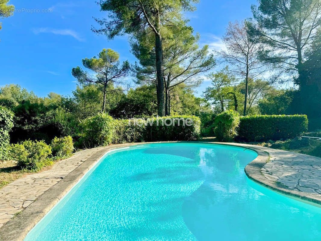 Maison à TOURRETTES-SUR-LOUP