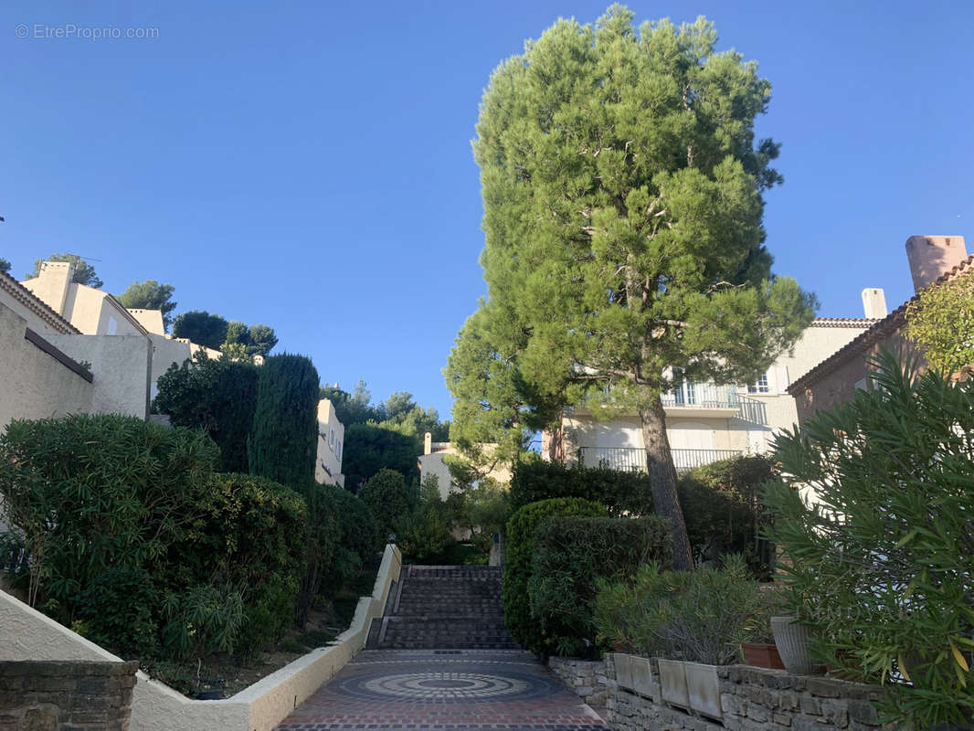 Appartement à SAINT-CYR-SUR-MER