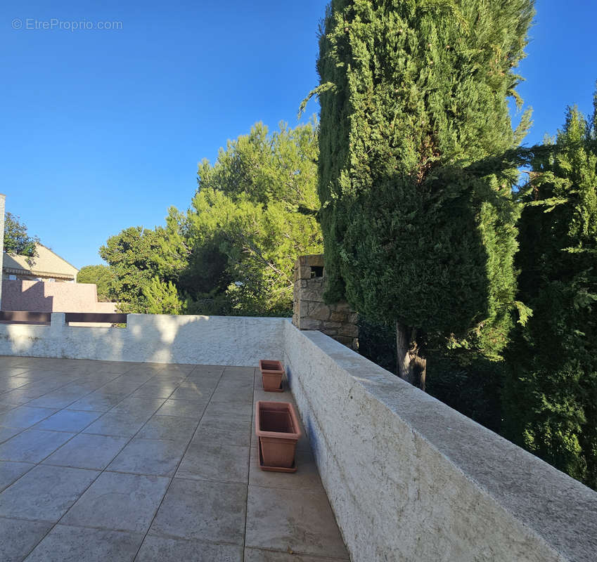 Appartement à SAINT-CYR-SUR-MER