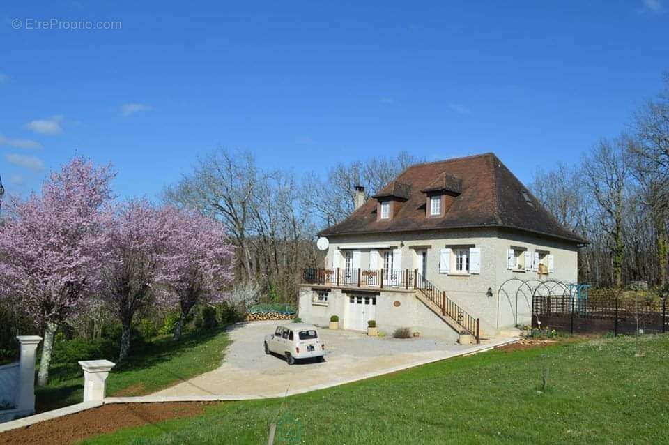 Maison à CONDAT-SUR-VEZERE