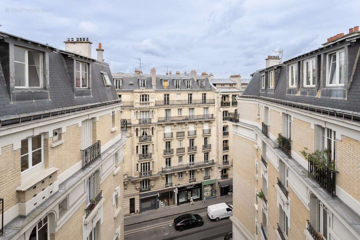 Appartement à PARIS-18E