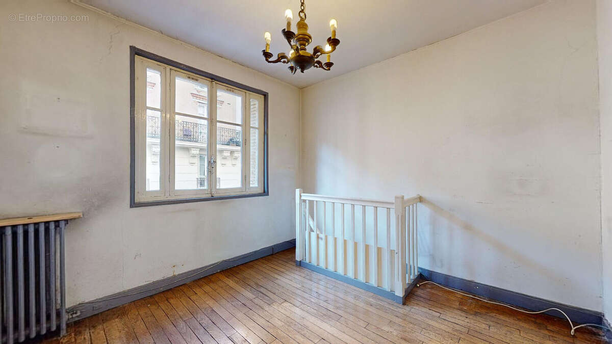 Appartement à PARIS-14E