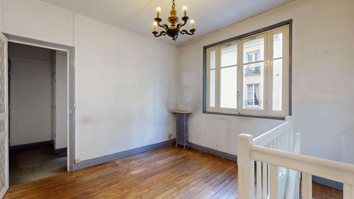 Appartement à PARIS-14E