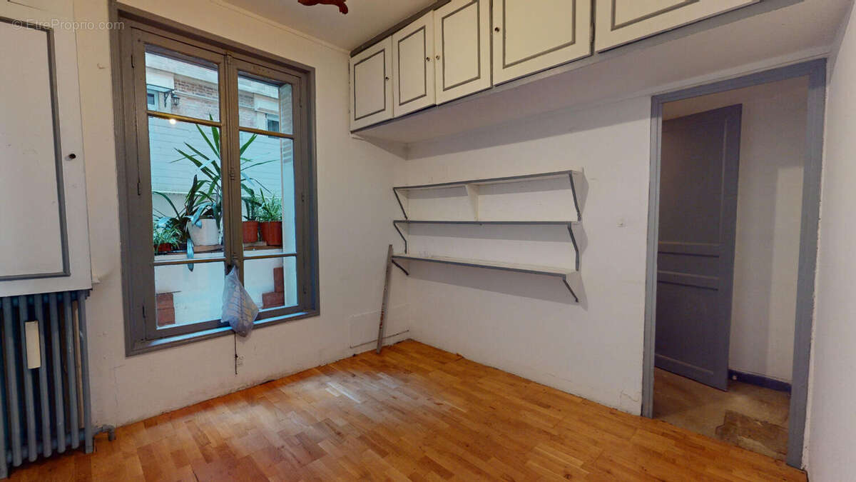 Appartement à PARIS-14E