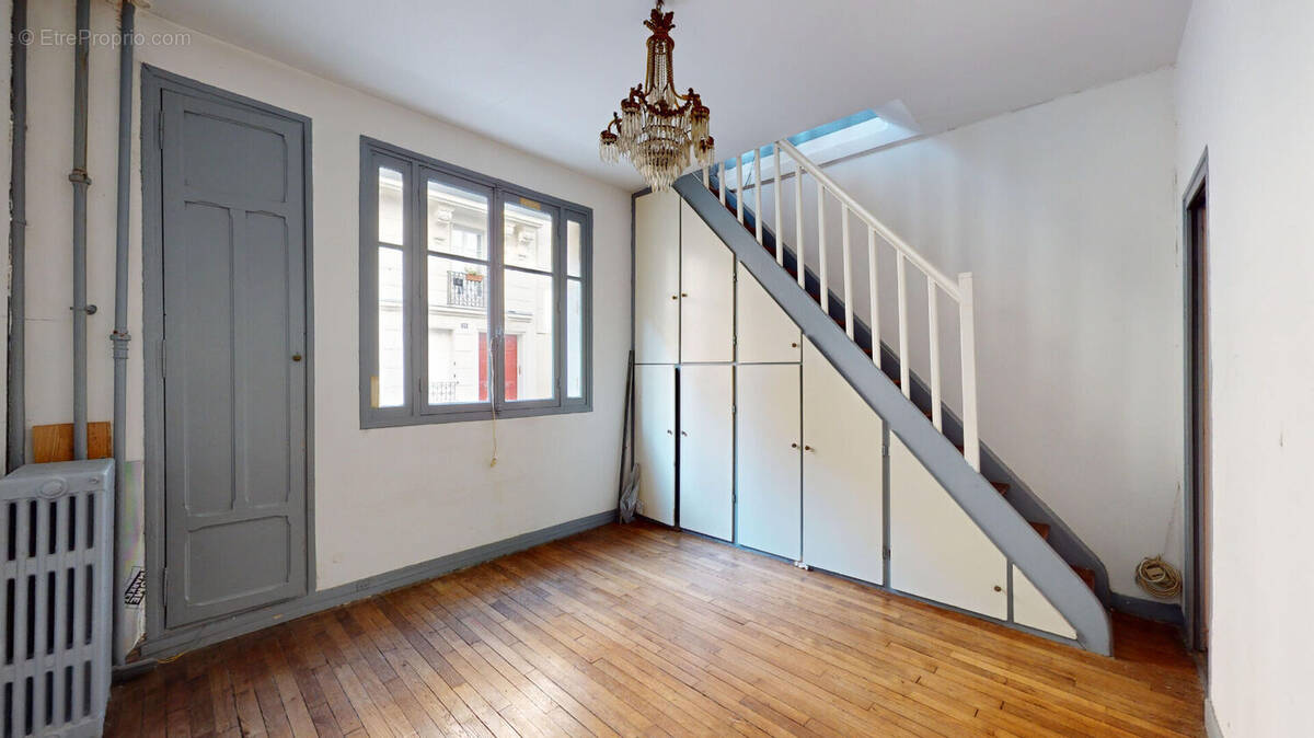 Appartement à PARIS-14E