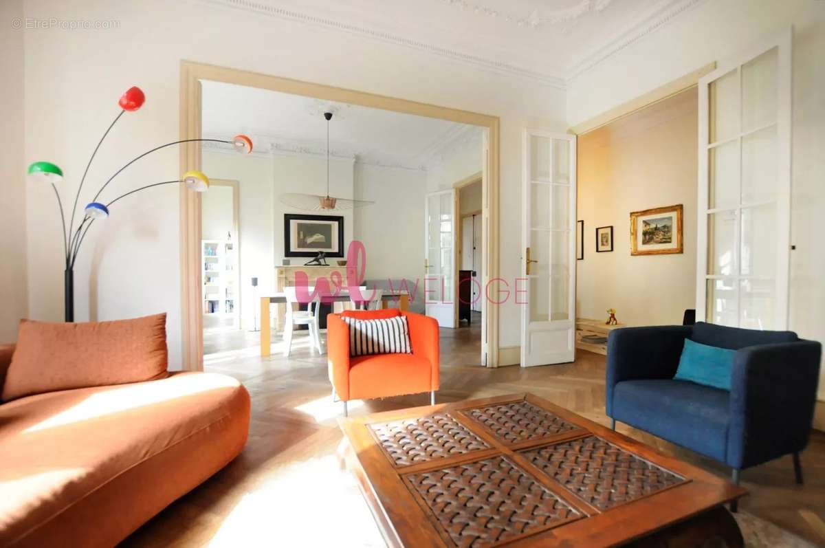 Appartement à MARSEILLE-1E