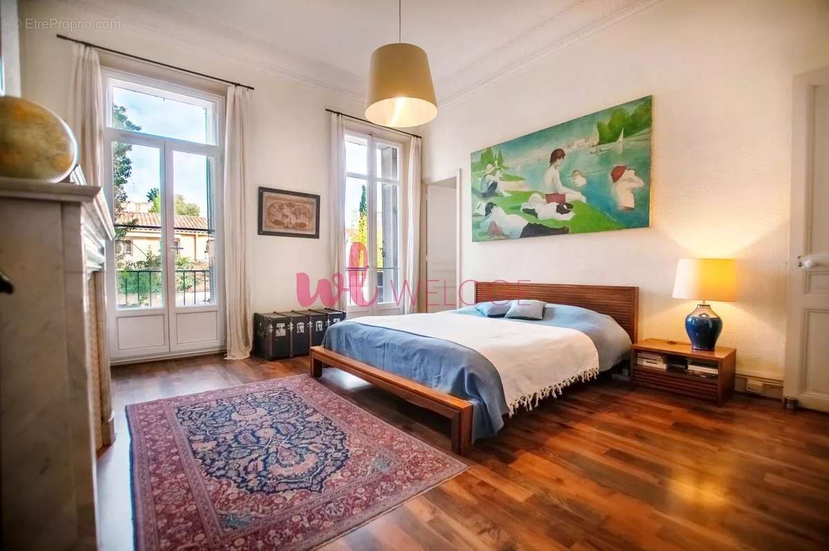 Appartement à MARSEILLE-1E