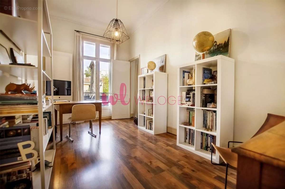 Appartement à MARSEILLE-1E