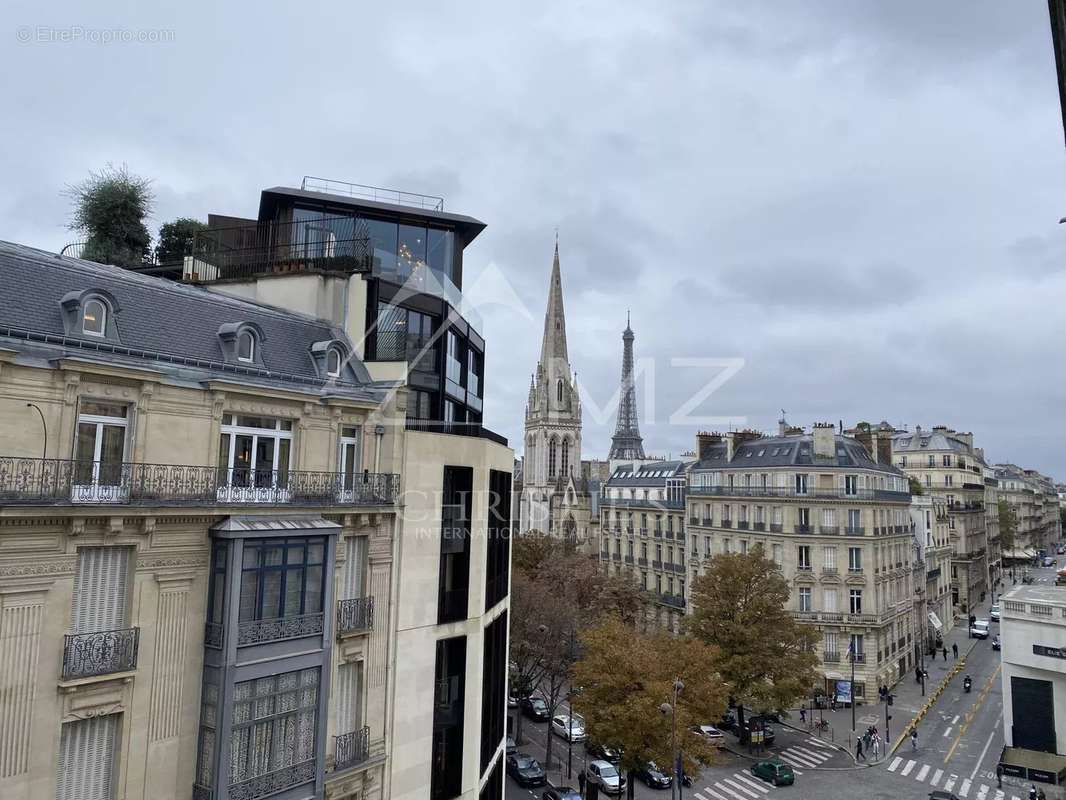 Appartement à PARIS-8E