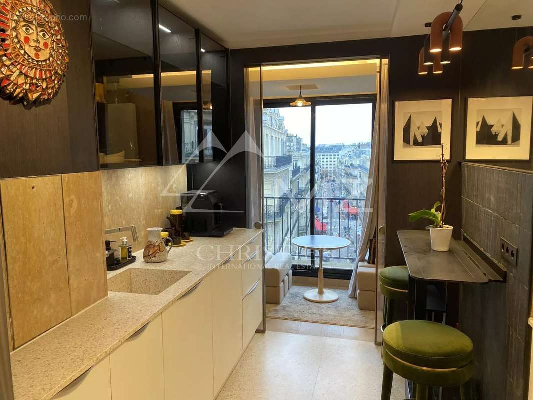 Appartement à PARIS-8E