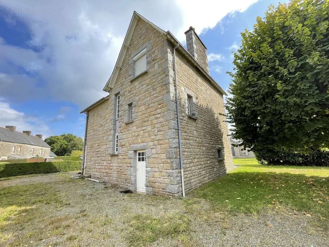 Maison à LANVALLAY