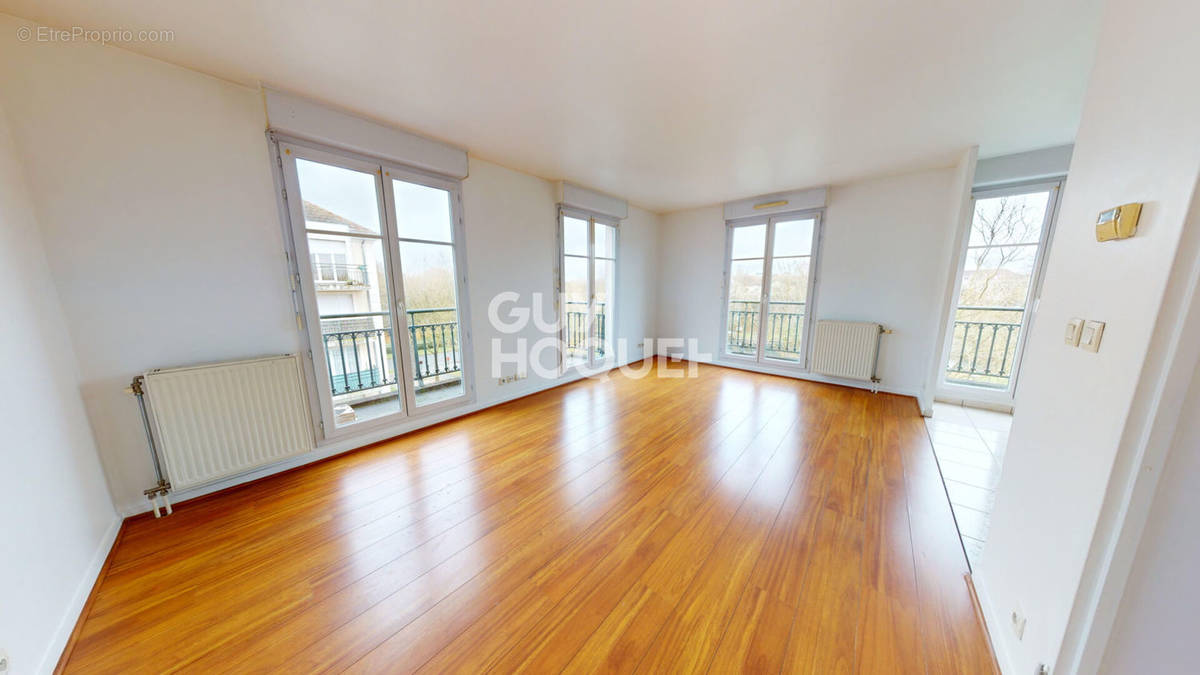 Appartement à BUSSY-SAINT-GEORGES