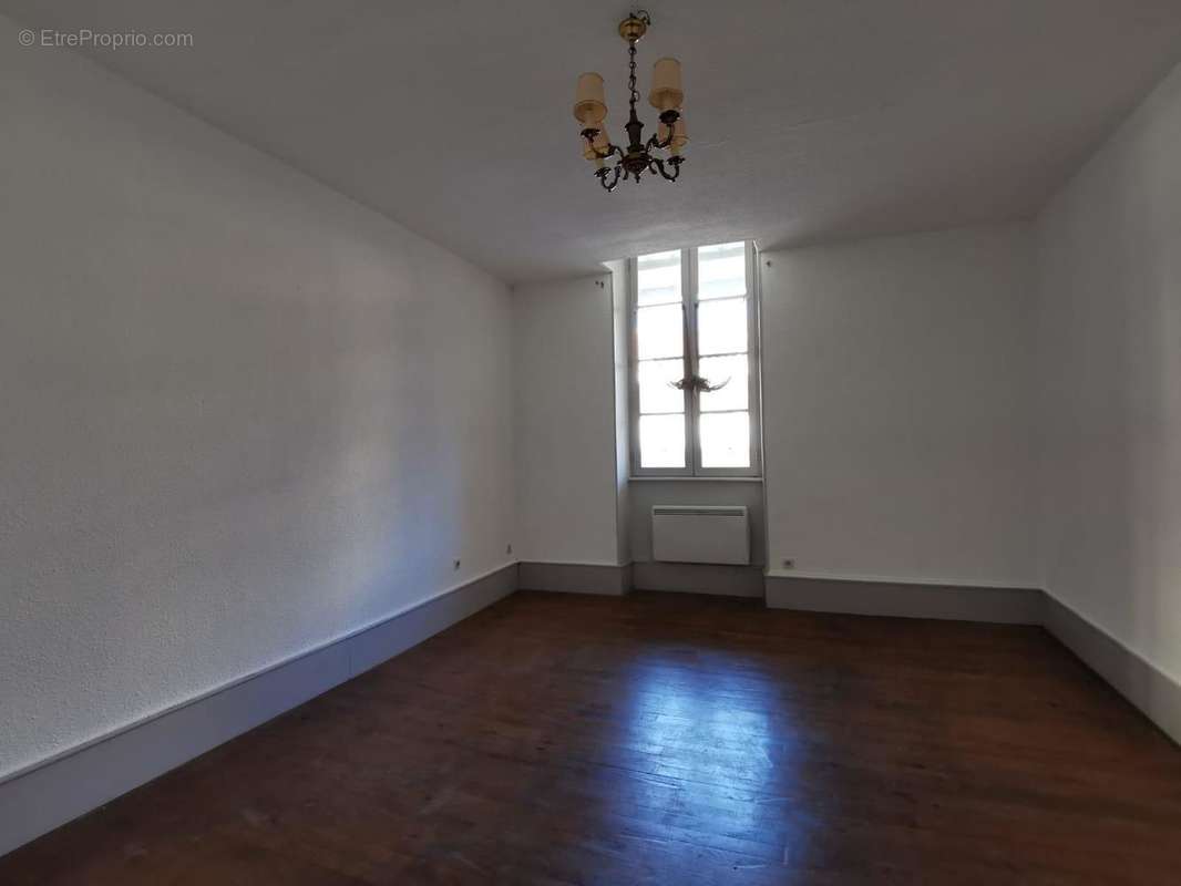   - Appartement à AUBENAS