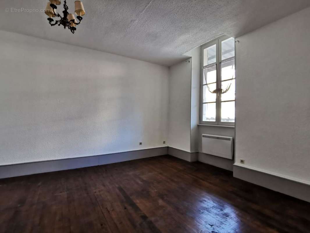   - Appartement à AUBENAS