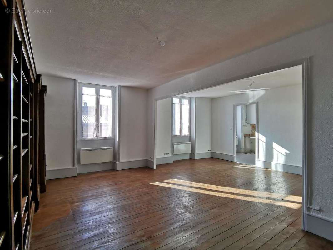   - Appartement à AUBENAS