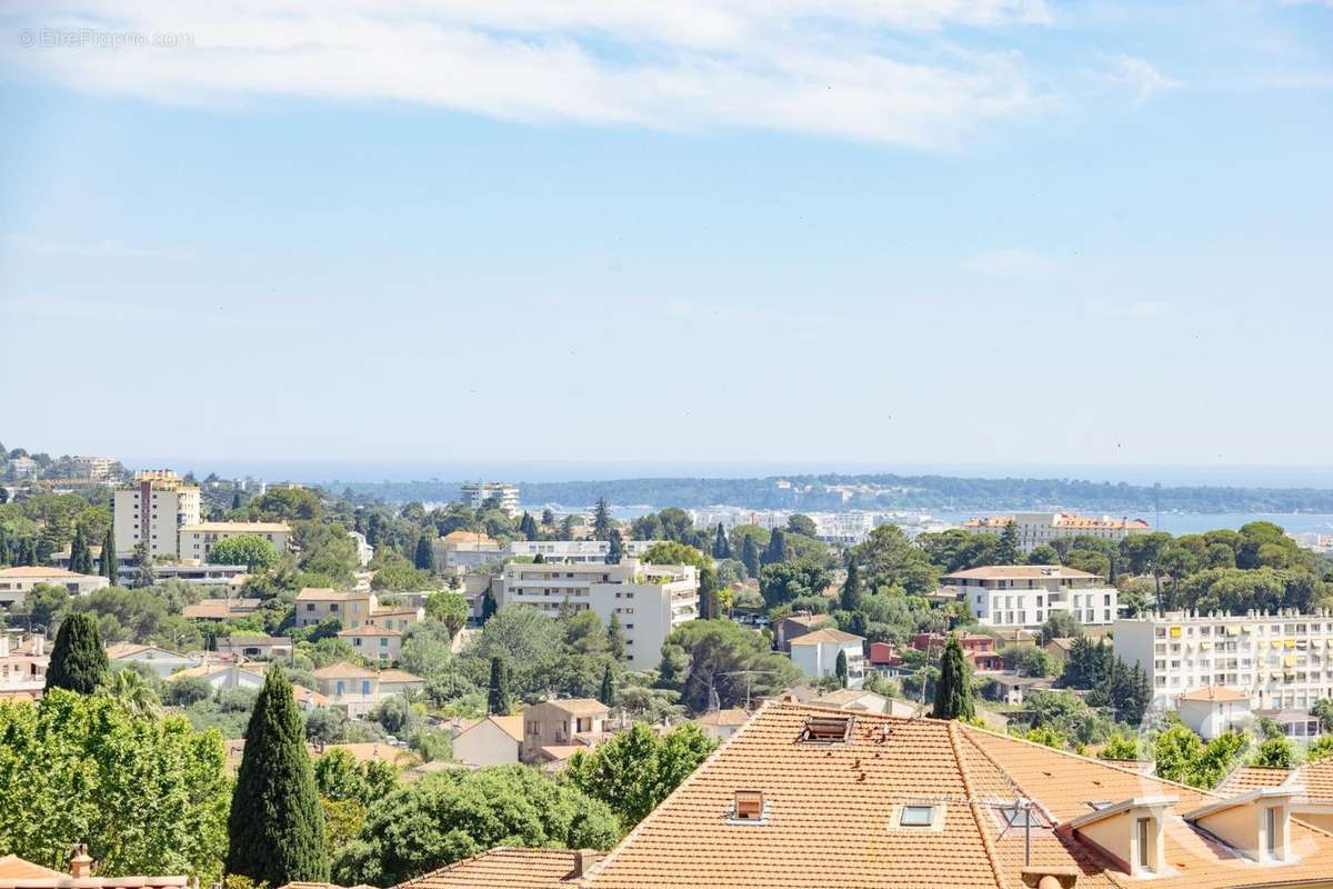 Appartement à LE CANNET