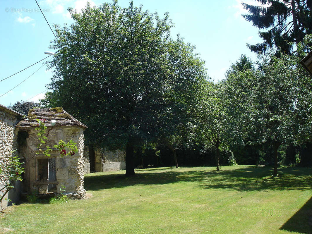 Maison à ECROSNES