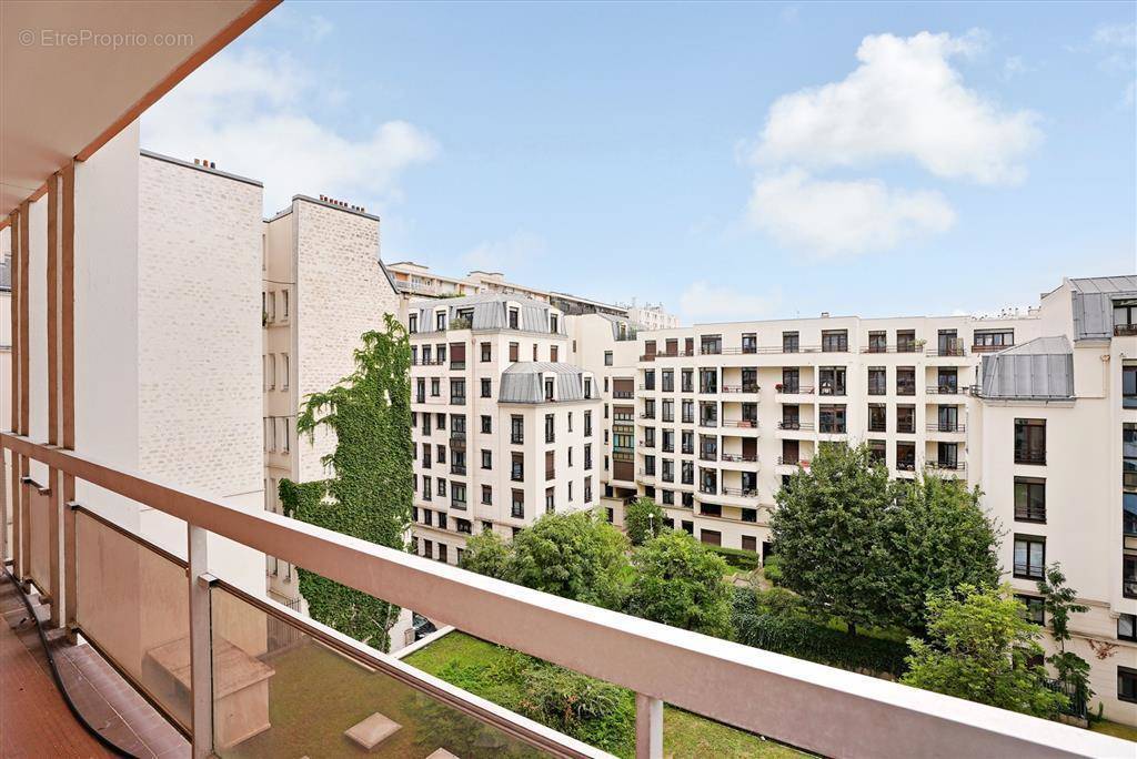 Appartement à PARIS-11E