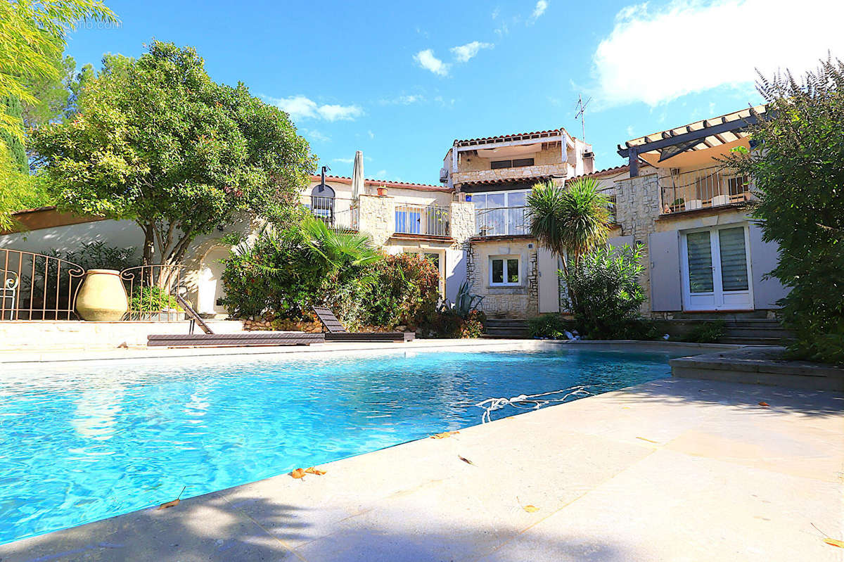 Maison à CASTRIES