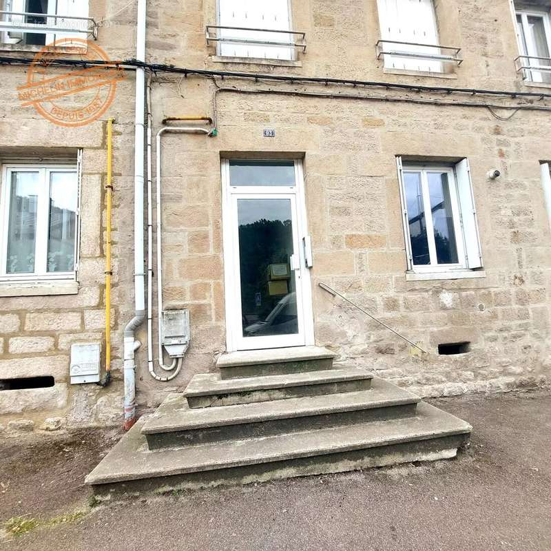 Appartement à LE CHAMBON-FEUGEROLLES