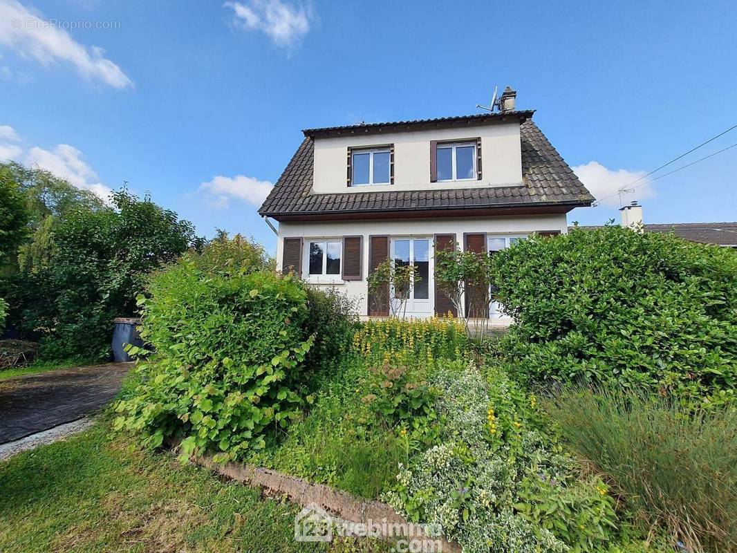 Venez découvrir cette maison individuelle de 5 pièces ! - Maison à VULAINES-SUR-SEINE