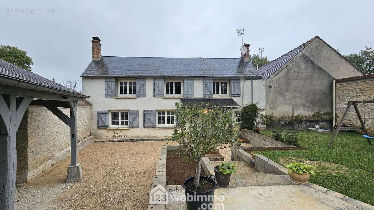 Venez découvrir cette belle maison totalement rénovée de 100 m². - Maison à PUISEAUX