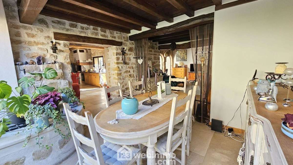 Une autre vue de la salle à manger. - Maison à MOIGNY-SUR-ECOLE