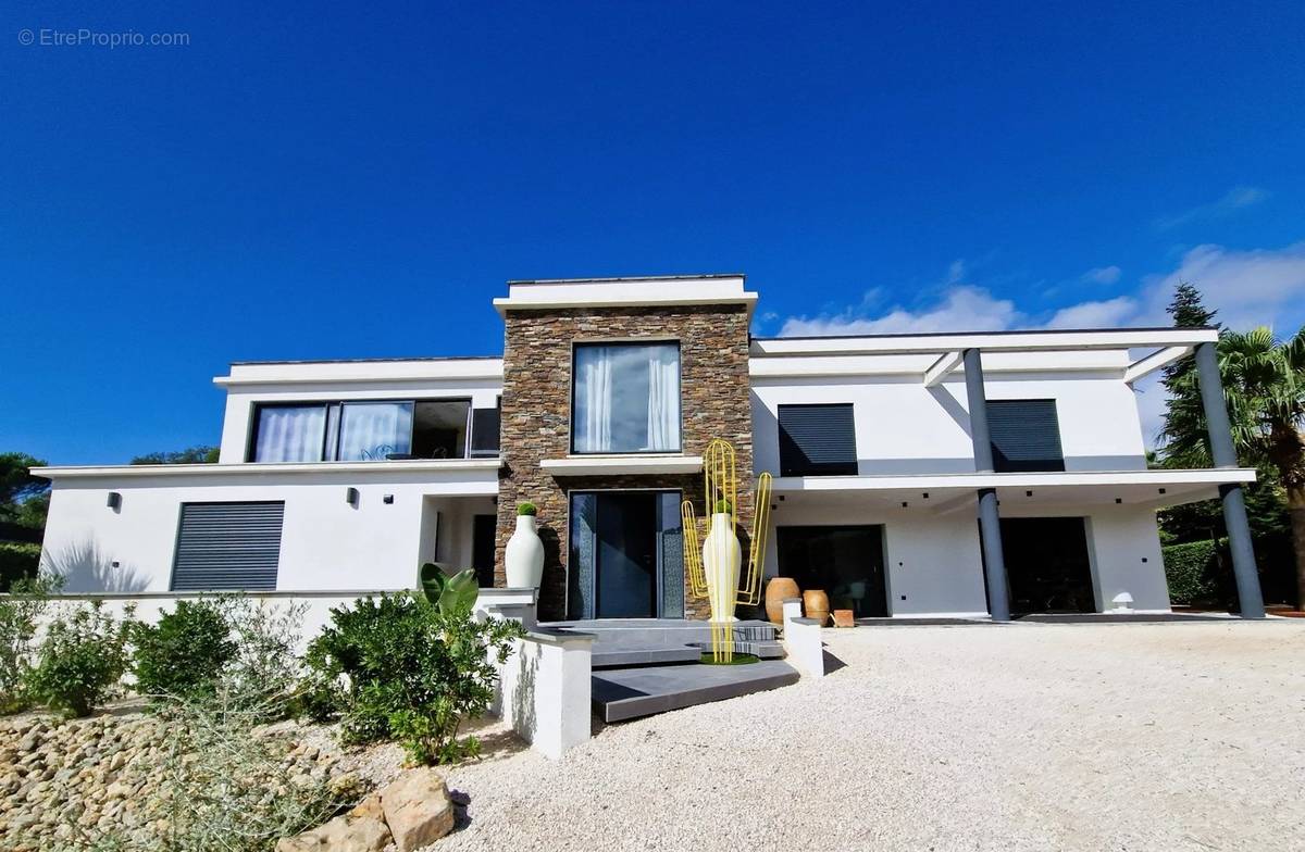 Maison à FREJUS